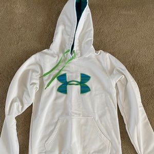 NEVER BEEN WORN - Under Armour Sweartshirt